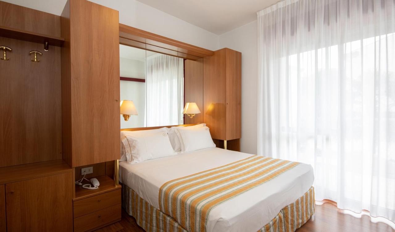 Hotel Imperia Лідо-ді-Єзоло Екстер'єр фото