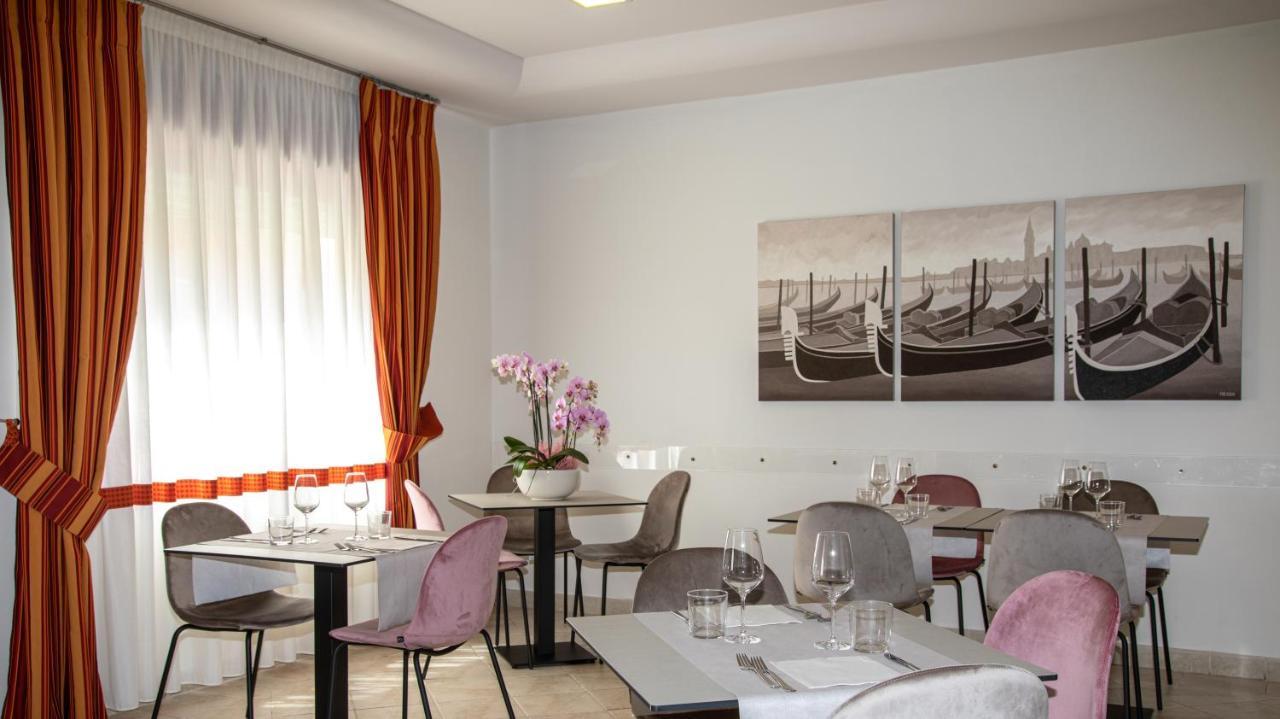 Hotel Imperia Лідо-ді-Єзоло Екстер'єр фото